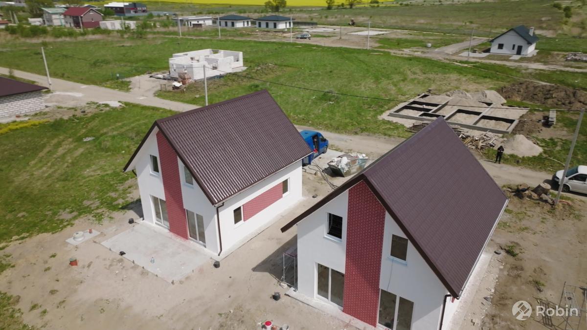 Новый двухэтажный жилой дом в коттеджном поселке Новая Константиновка.